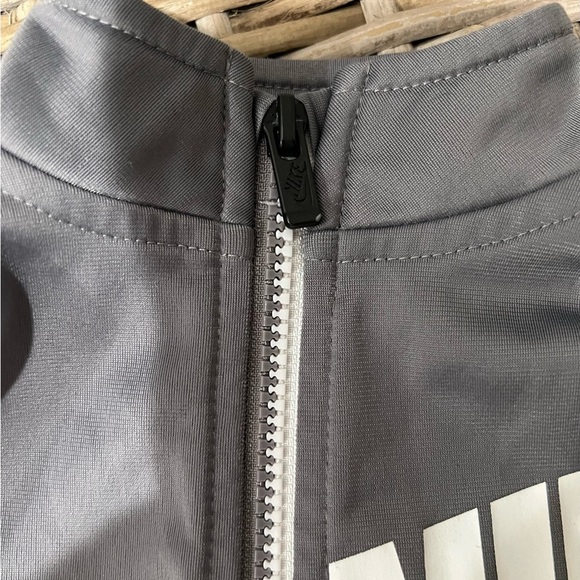 Nike Gray Tracksuit Set, toddler size 18 months, EUC, athletic, sports, zip up - Picture 3 of 8